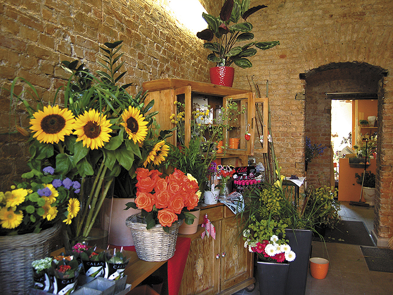 BLUMEN am Kottbusser Damm - Nicole Heide