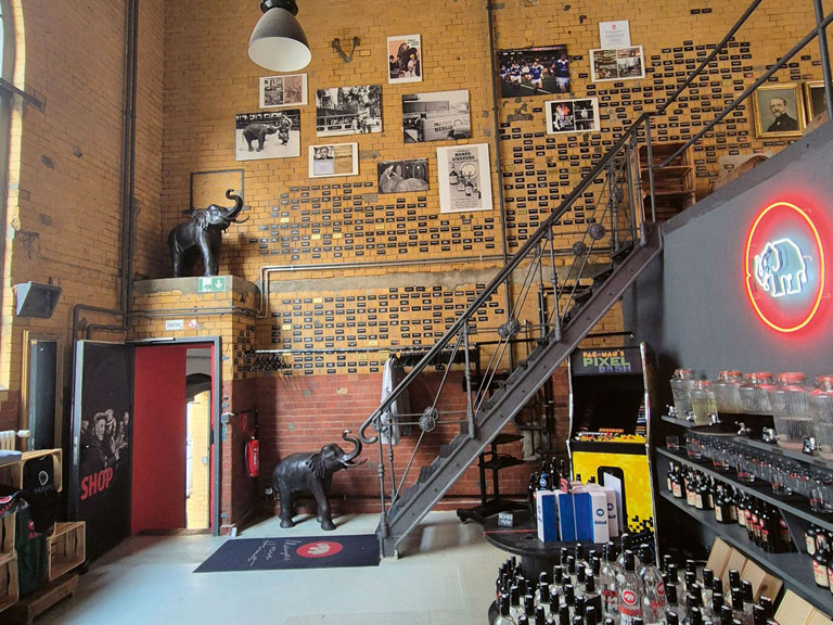 MAMPES Schnaps-Manufaktur<br>Bester Schnaps & beste Feiern