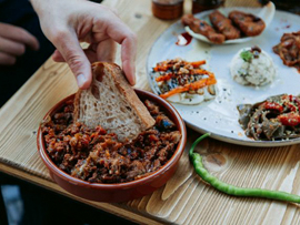 MEZOS<BR>Café & Restaurant